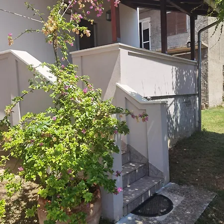 Appartement Fantina 2 *