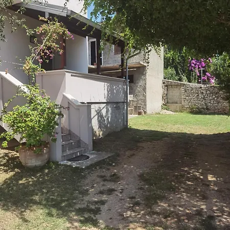 Appartement Fantina 2 *